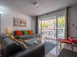 Seaside 3 bedroom Condo 50m beach in Costa del Sol, acomoda&ccedil;&atilde;o em condom&iacute;nio em Fuengirola