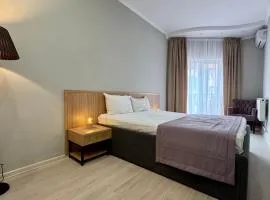 Boomerang Apartments