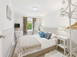 Host & Stay - The Fairways