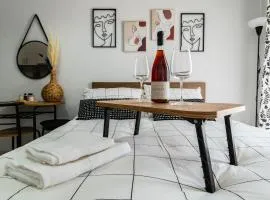 VPG Minimal Studios Traveller3