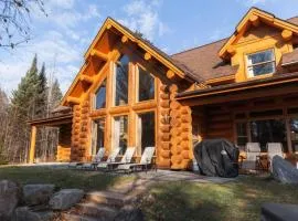 Serene Private Escape, Hot Tub, Sauna & Game Room