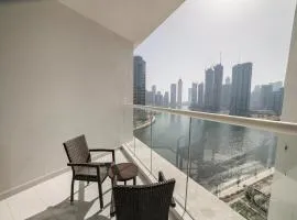 Stunning Canal View with Balcony