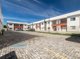 Stay with pool just minutes from the beach - CCR