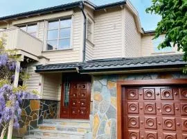 Spacious villa near coast path, beach and city center