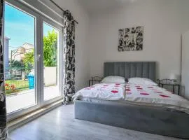 Apartments Tomo - near airport