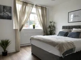 Entire Home in Leeds, Free Parking, Free WiFi