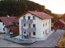 SUNSET RESIDENCE Attersee, hotel in Oberachmann