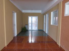 HABITACIONES y DEPARTAMENTO TERMINAL, hotel v destinaci Puerto Madryn