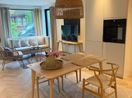 Beachfront apartment with private swimming dock, paplūdimio vie&scaron;butis mieste Askeris