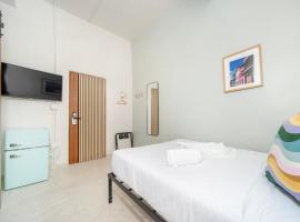 Room 7 Design-Forward Studio by Lagoon, hotel blizu letališča letališče Isla Grande - SIG, San Juan