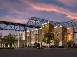 Holiday Inn Express Hotel & Suites Astoria by IHG