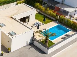 Family friendly house with a swimming pool Novigrad - 24613