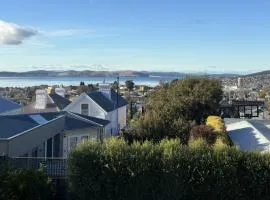 West Hobart 3 Bed Cottage with river and city views