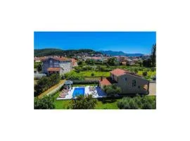 Awesome Home In Metkovic