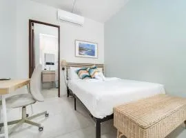 Room 13 Breezy Veranda Stay with City Views