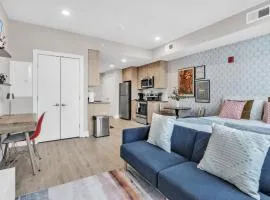 Floor To Ceiling Windows- Bridge Views - Studio