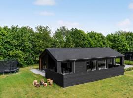 Cozy Home In Hadsund With Wifi, hotel v destinaci Hadsund