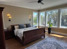 Lyons' Suite