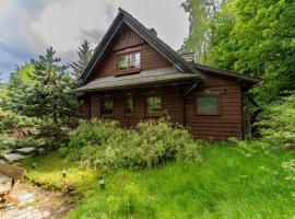 Domek Góralski przyjazny zwierzętom - ogrodzony - Blisko szlaków i aquaparku - z prywatną sauną, ogrodem, cabin in Karpacz