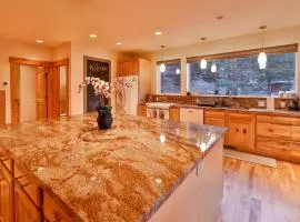The Elevator House - Sleeps 10