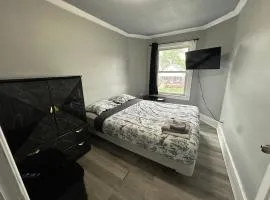 Upper Floor 2 bedroom Unit
