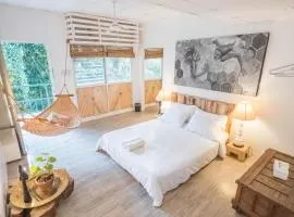 FOREST Nest with Self-Service Breakfast - Birds, Monkeys, Pet Friendly with a Fee