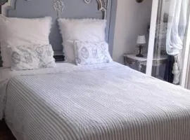 Chambre indépendante à 100m des plages