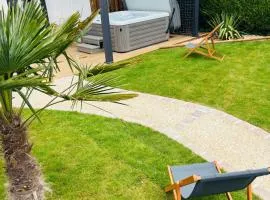 Spa privé & évasion polynésienne à 20 min de Fontainebleau - PrestigeLodges