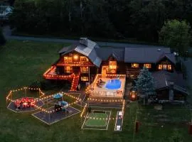 5BR Lux Cabin w HotTub Sauna Pool FirePit GameRoom