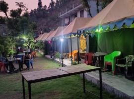 Camp Rishikesh Hills、Shivpuriのホテル