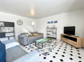 Longère de charme cosy - Proche des plages – hotel w mieście Ploemeur