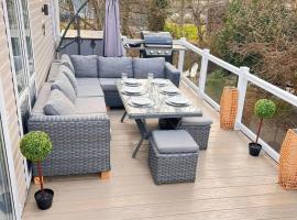 Jasmine Corner - entertainment passes included - message for longer stays, hotel i Ringwood