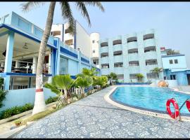 Swimming Pool, Garden and Private Sea Beach HOTEL VI, PURI, fully Air Conditioned Rooms And BREAKFAST, Wifi & Restaurant And Parking - BEST HOTEL IN PURI, hotel v destinaci Purí