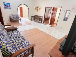 Bella Homestay Budget Ayer Keroh - 4 Bedrooms, 15 minutes to town