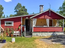 1 Bedroom Amazing Home In Värmdö, hotel i Värmdö