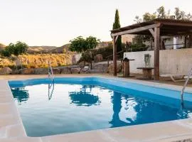 Casa Rural Alzabara con Piscina Privada