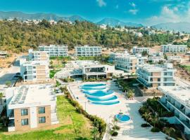 Caesar Cliff Holiday Apartments, alojamento na praia em Saint Yeorgios