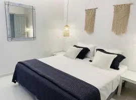 Aegean Bliss - Stylish Stay in Agios Stefanos