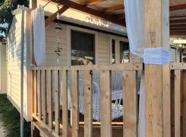 Camping Village Lido di Classe, hotel v destinaci Lido di Classe