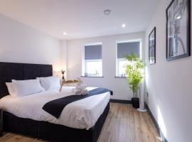 Brand-New Borehamwood 1-Bed, 1-Bath Flat，位于博勒姆伍德的酒店