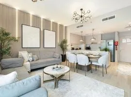 Luxury 4 Bedroom Apartment with Ferrari World and Sea Views, Yas Island Waterfront, Pool, Gym, Playground, Walk to Yas Mall