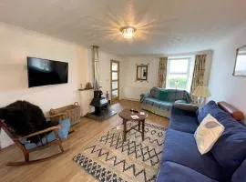 Pass the Keys Cosy Spacious Cottage with Views and Garden