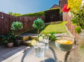 Quiet & Stylish 2-Bed House with Garden & Free Parking