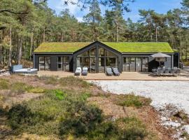 Stunning Home In Nexø With Sauna, hotel s vířivkou v destinaci Neksø