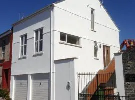 'Hidden Jewel' city centre + FREE PARKING