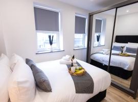 Modern Borehamwood Flat - 2 Min Walk to Station, hotel i Borehamwood