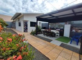 Quarto Califórnia, hotel in Campo Novo do Parecis