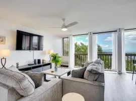 Ocean View, Community Perks Makaha Valley Condo!
