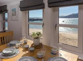 Harts Loft - On Beach - Panoramic Sea Views - By Harbour
