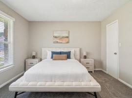 Rex Townhomes 2401a I Comfy 2 Bed 2 Bath, ξενοδοχείο σε Ellenwood